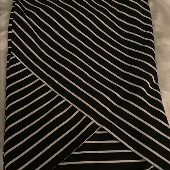 Zara Monochrome Striped Apparel - Picture 2 of 2